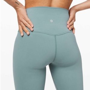 NWT Align 21” Sz 8!